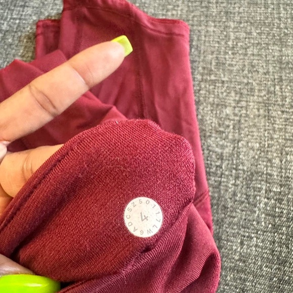 Lululemon red cropped leggings - Picture 3 of 6